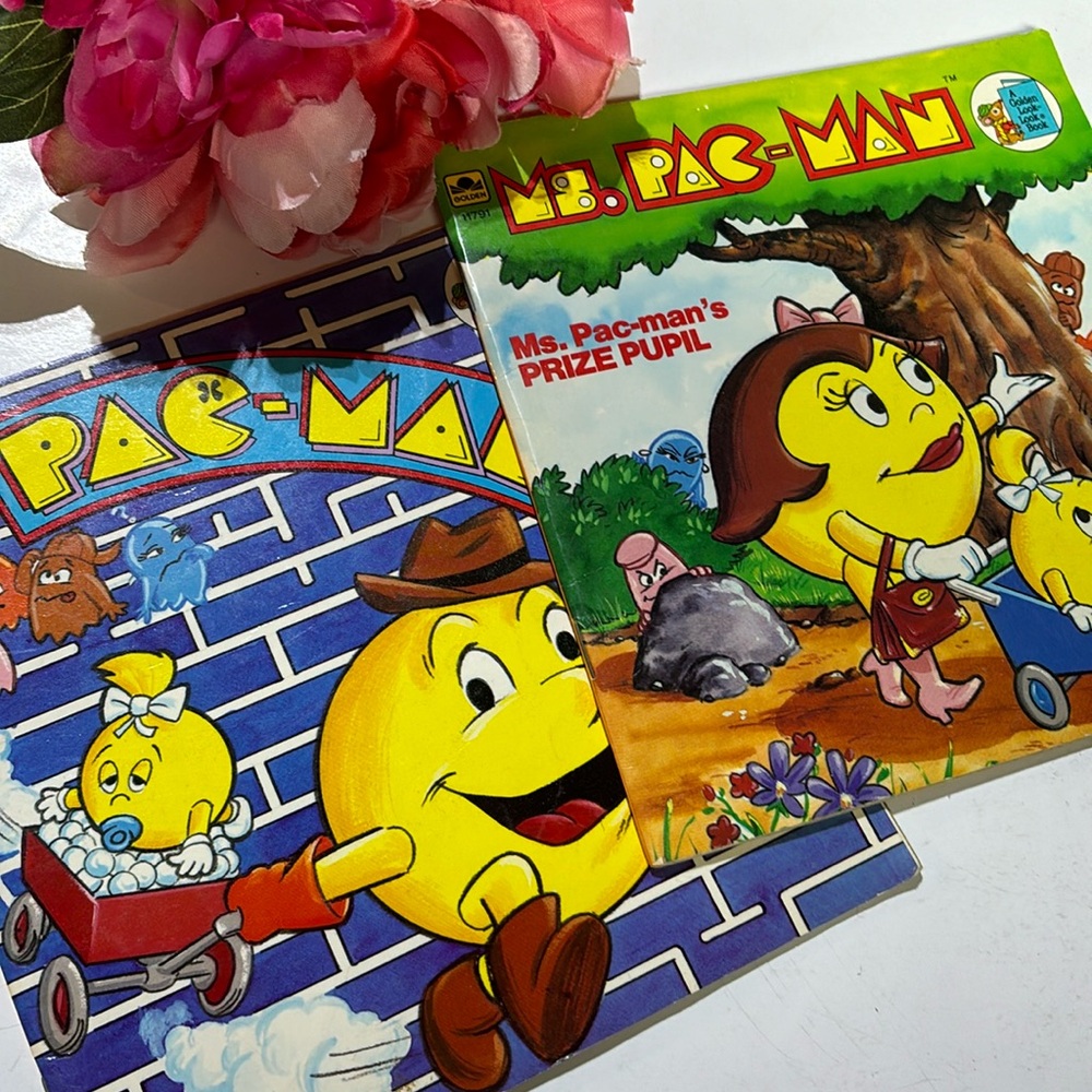 PAC MAN BOOKS MS PAC MAN’S PRIZE Pupil 1983 PAC Man and the Ghost Diggers